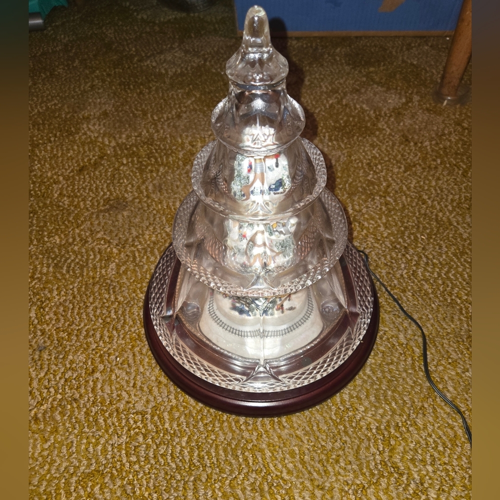 Thomas Kinkade Crystal Holiday Reflections Musical Tabletop Christmas Tree Clear